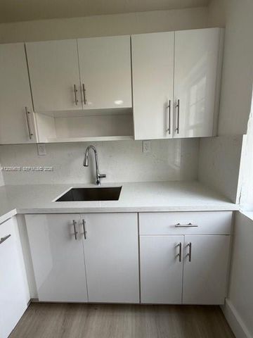 15 Sidonia Avenue 3, Coral Gables, FL 33134