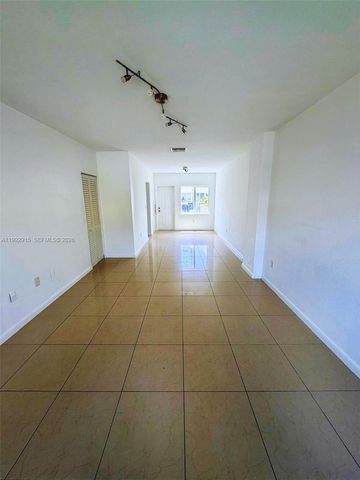 440 NW 84th Ter 440, Miami, FL 33150
