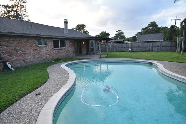 1003 Timber Hill Drive, Conroe, TX 77301