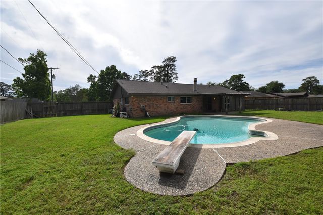 1003 Timber Hill Drive, Conroe, TX 77301