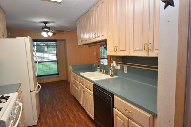 1003 Timber Hill Drive, Conroe, TX 77301