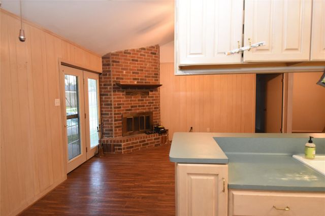 1003 Timber Hill Drive, Conroe, TX 77301