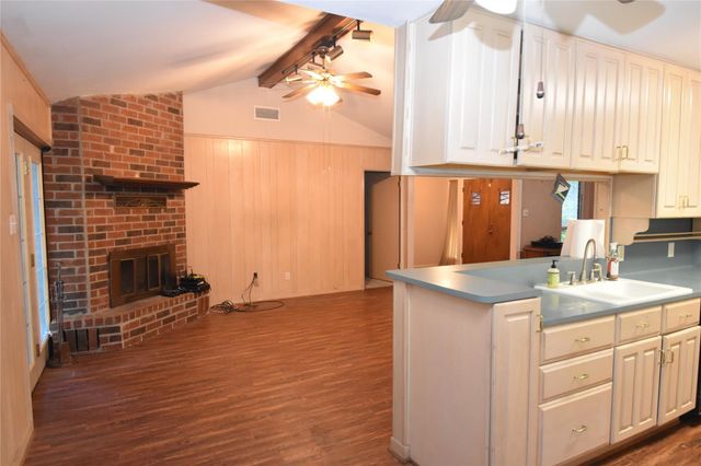 1003 Timber Hill Drive, Conroe, TX 77301