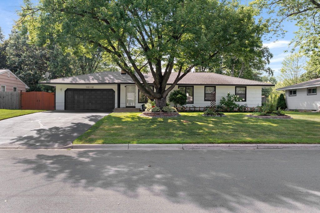 10112 Dupont Avenue S, Bloomington, MN 55431