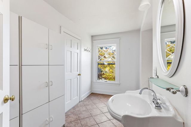 2524 Pillsbury Avenue S, Minneapolis, MN 55404