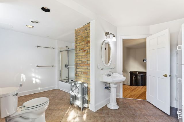 2524 Pillsbury Avenue S, Minneapolis, MN 55404