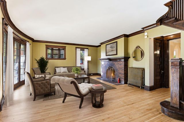 2524 Pillsbury Avenue S, Minneapolis, MN 55404