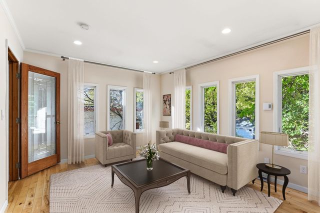 2524 Pillsbury Avenue S, Minneapolis, MN 55404