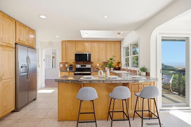 28009 Nob Hill Court, Hayward, CA 94542