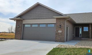 2403 E Joshua Cir, Sioux Falls, SD 57108