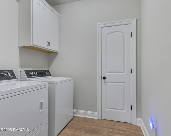 123 Sparrowhawk Street, Broussard, LA 70518