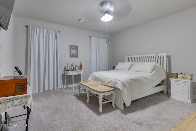 123 Sparrowhawk Street, Broussard, LA 70518