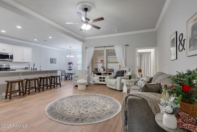 123 Sparrowhawk Street, Broussard, LA 70518