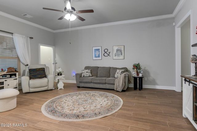 123 Sparrowhawk Street, Broussard, LA 70518