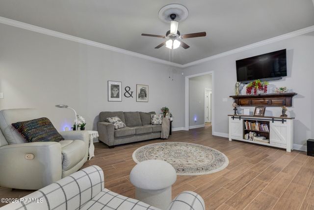 123 Sparrowhawk Street, Broussard, LA 70518