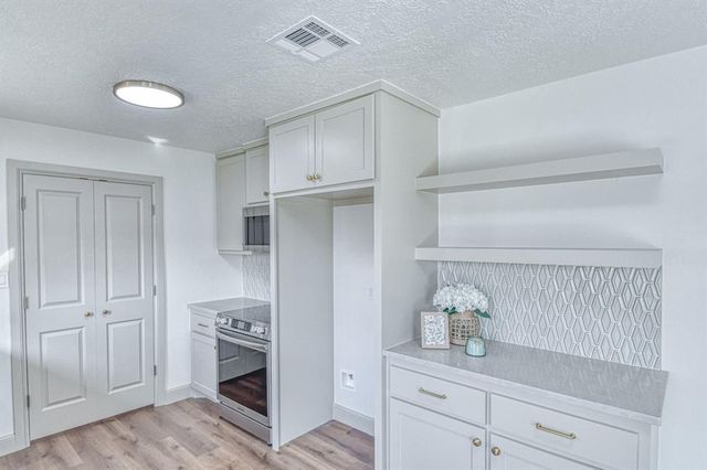 208 Mimosa Drive, Norman, OK 73069