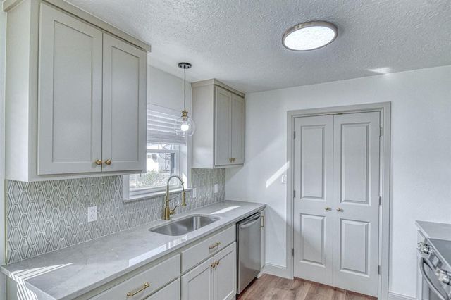 208 Mimosa Drive, Norman, OK 73069