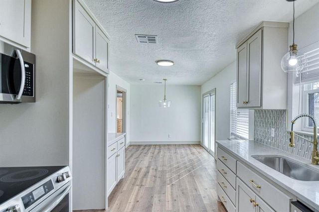 208 Mimosa Drive, Norman, OK 73069