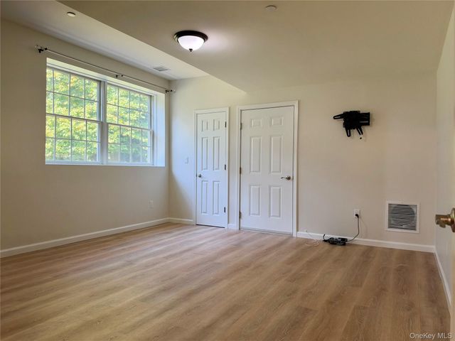 39 Waterview Drive, Ossining, NY 10562