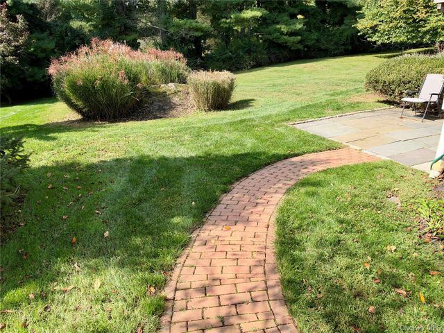 39 Waterview Drive, Ossining, NY 10562