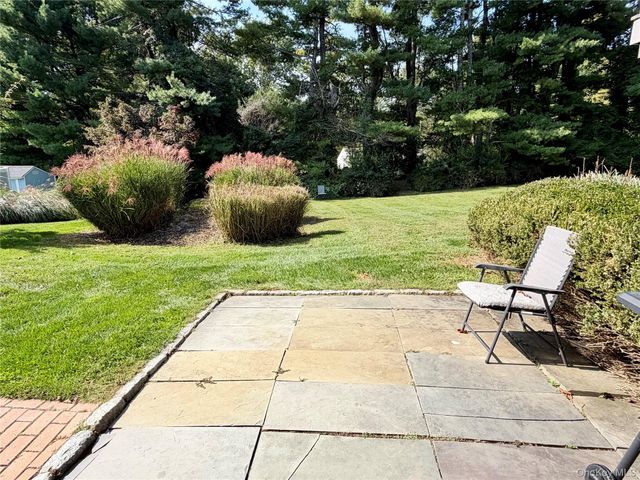 39 Waterview Drive, Ossining, NY 10562