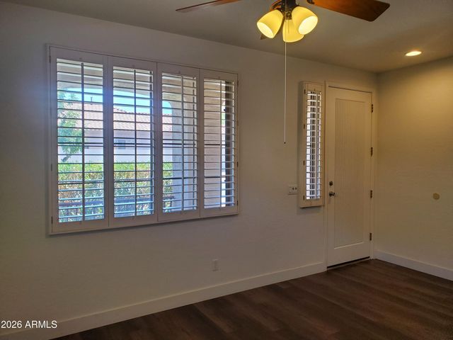 2430 E DARREL Road, Phoenix, AZ 85042