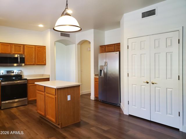 2430 E DARREL Road, Phoenix, AZ 85042