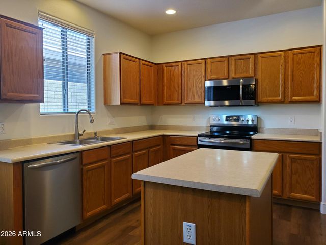 2430 E DARREL Road, Phoenix, AZ 85042