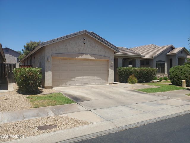 2430 E DARREL Road, Phoenix, AZ 85042