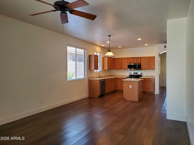 2430 E DARREL Road, Phoenix, AZ 85042