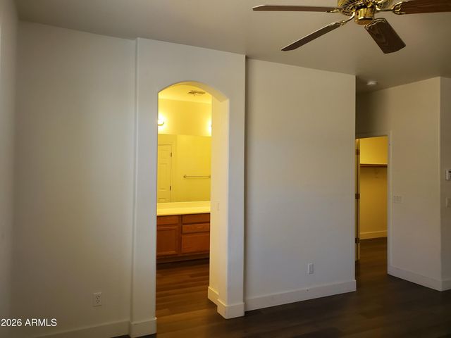 2430 E DARREL Road, Phoenix, AZ 85042