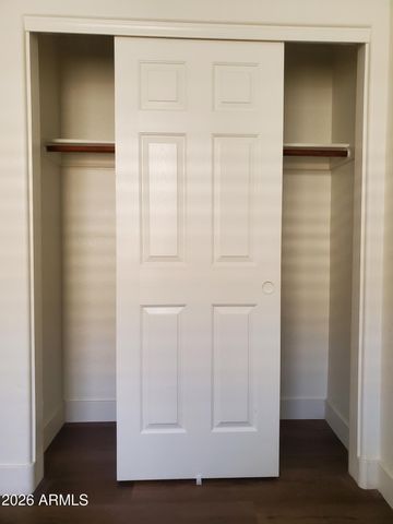 2430 E DARREL Road, Phoenix, AZ 85042