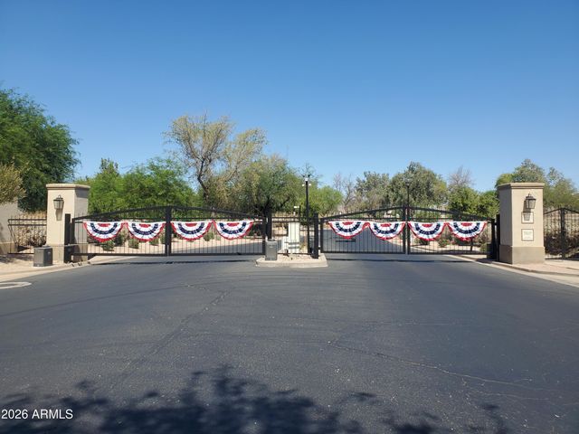 2430 E DARREL Road, Phoenix, AZ 85042