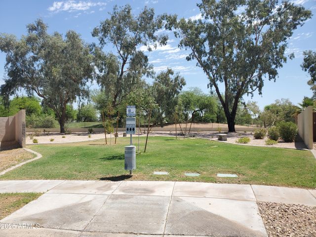 2430 E DARREL Road, Phoenix, AZ 85042