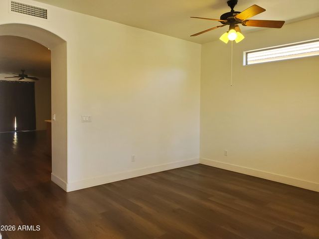 2430 E DARREL Road, Phoenix, AZ 85042