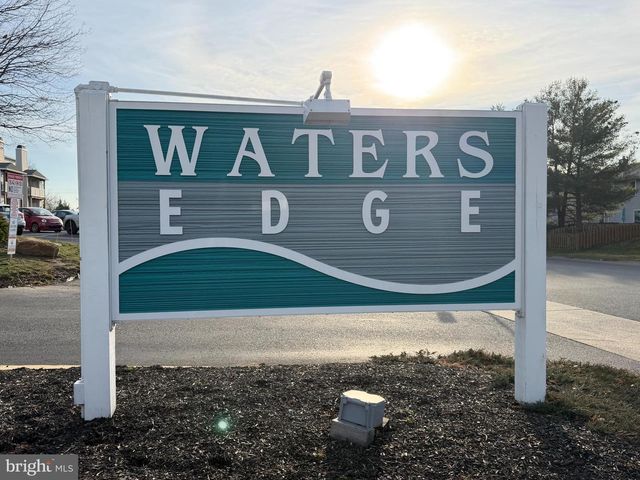 2009 WATERS EDGE DR, Newark, DE 19702