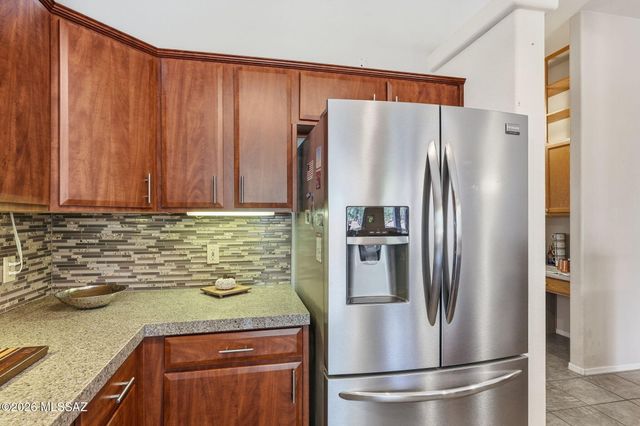 1894 W Amblemorn Drive, Green Valley, AZ 85622