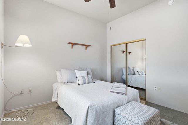 1894 W Amblemorn Drive, Green Valley, AZ 85622