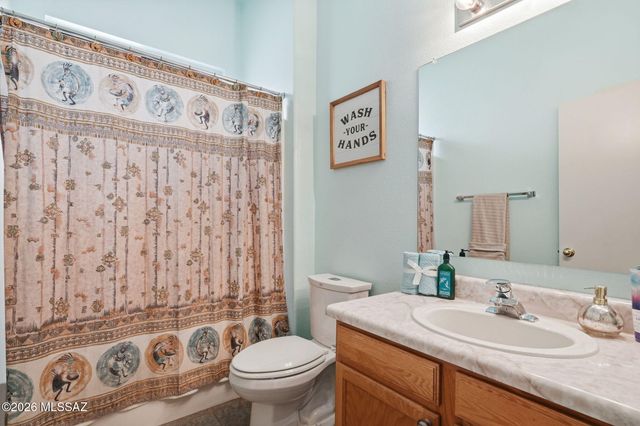 1894 W Amblemorn Drive, Green Valley, AZ 85622
