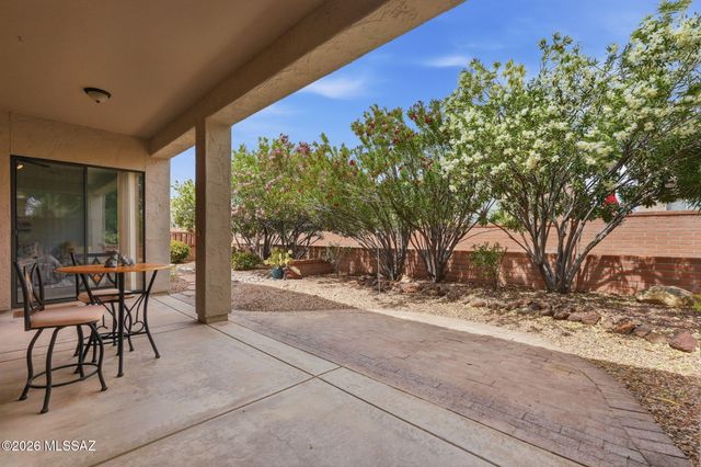 1894 W Amblemorn Drive, Green Valley, AZ 85622