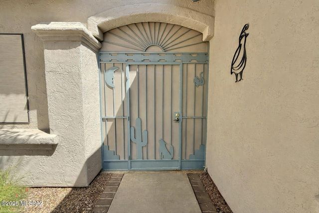 1894 W Amblemorn Drive, Green Valley, AZ 85622