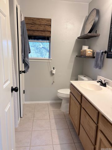 611 Midnight Dr, San Antonio, TX 78260