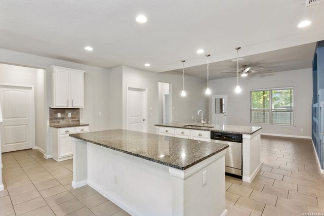 10230 Midsummer, Converse, TX 78109