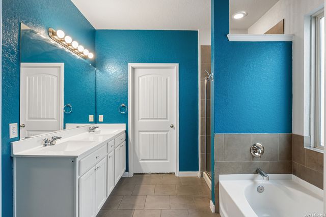 10230 Midsummer, Converse, TX 78109