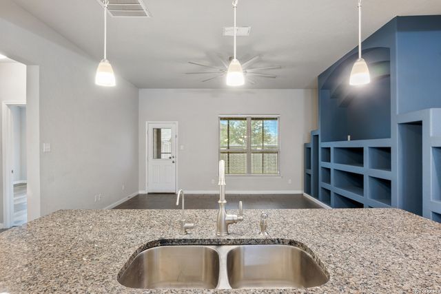 10230 Midsummer, Converse, TX 78109