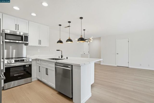 1077 Wesley Ct 7, Walnut Creek, CA 94597