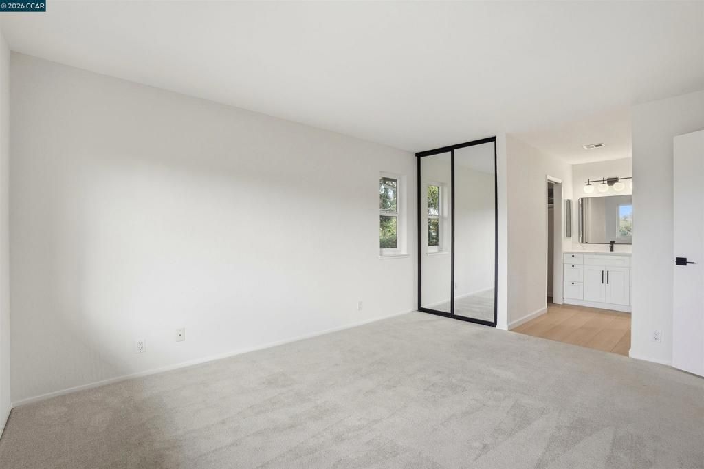 Image 10 of property listing at 1077 Wesley Ct 7, Walnut Creek, CA 94597