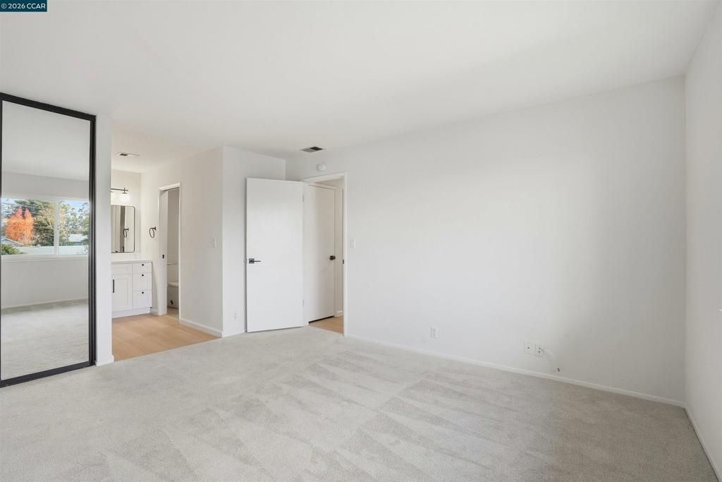 Image 11 of property listing at 1077 Wesley Ct 7, Walnut Creek, CA 94597