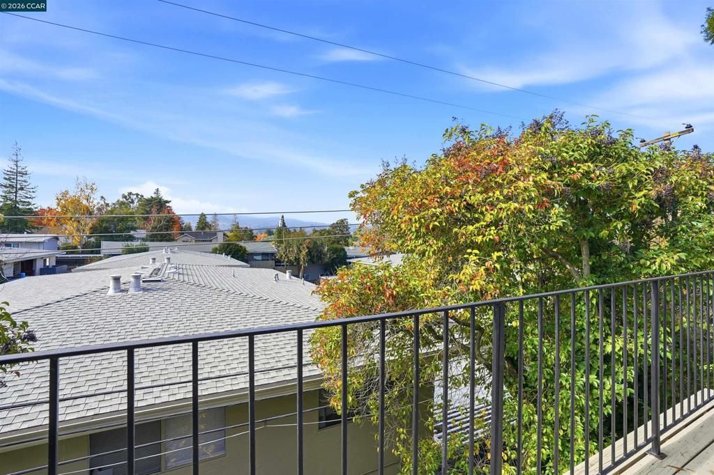 Image 15 of property listing at 1077 Wesley Ct 7, Walnut Creek, CA 94597