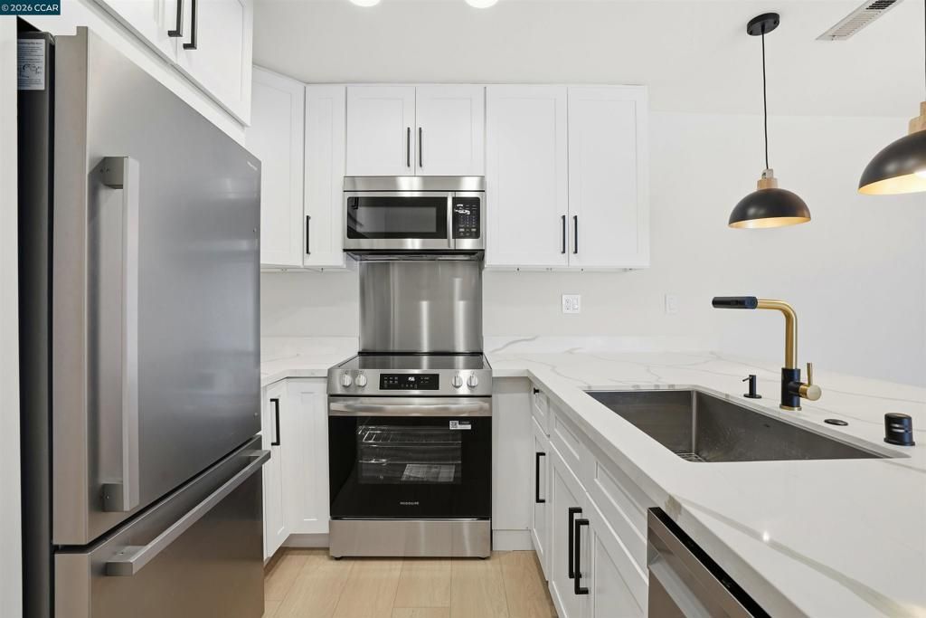 Image 5 of property listing at 1077 Wesley Ct 7, Walnut Creek, CA 94597